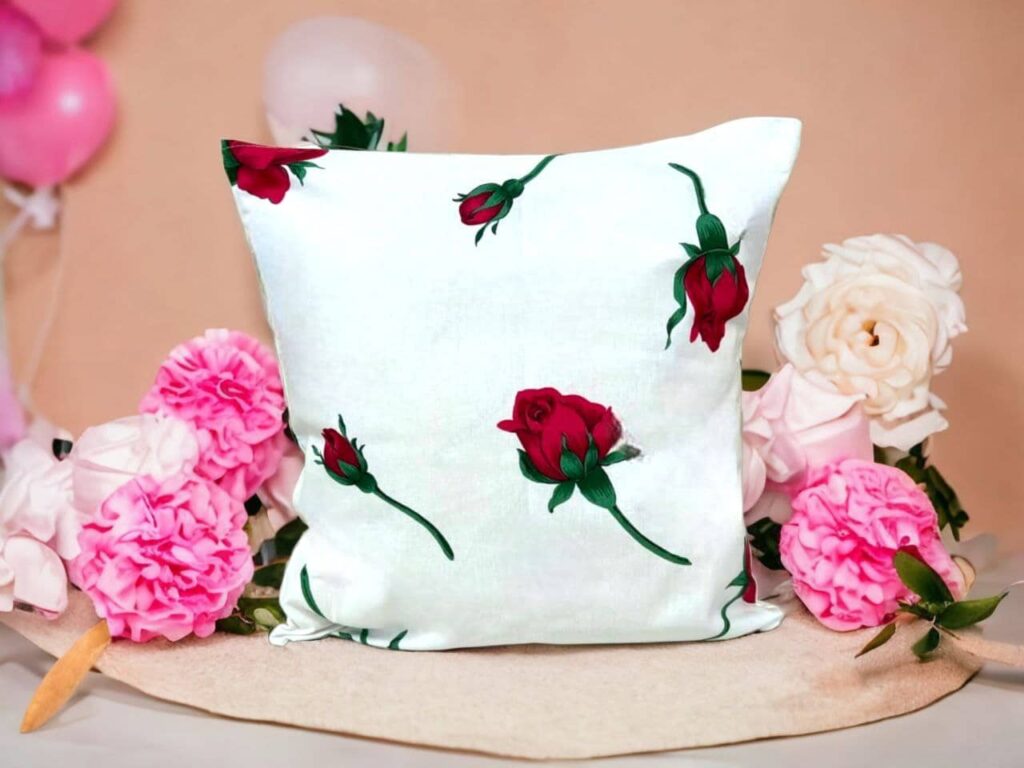 Декоративная подушка "Розы"